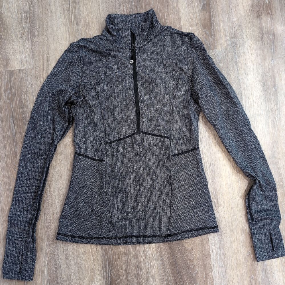 Lululemon Toasty Tech Herringbone Half Zip Pullover Thumbholes